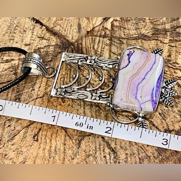 Beautiful Dyed Agate Pendant 2 7/8” - Picture 8 of 11